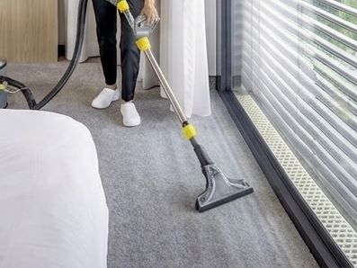 Tepování koberce v apartmánu Klínovec. Steamcare.cz